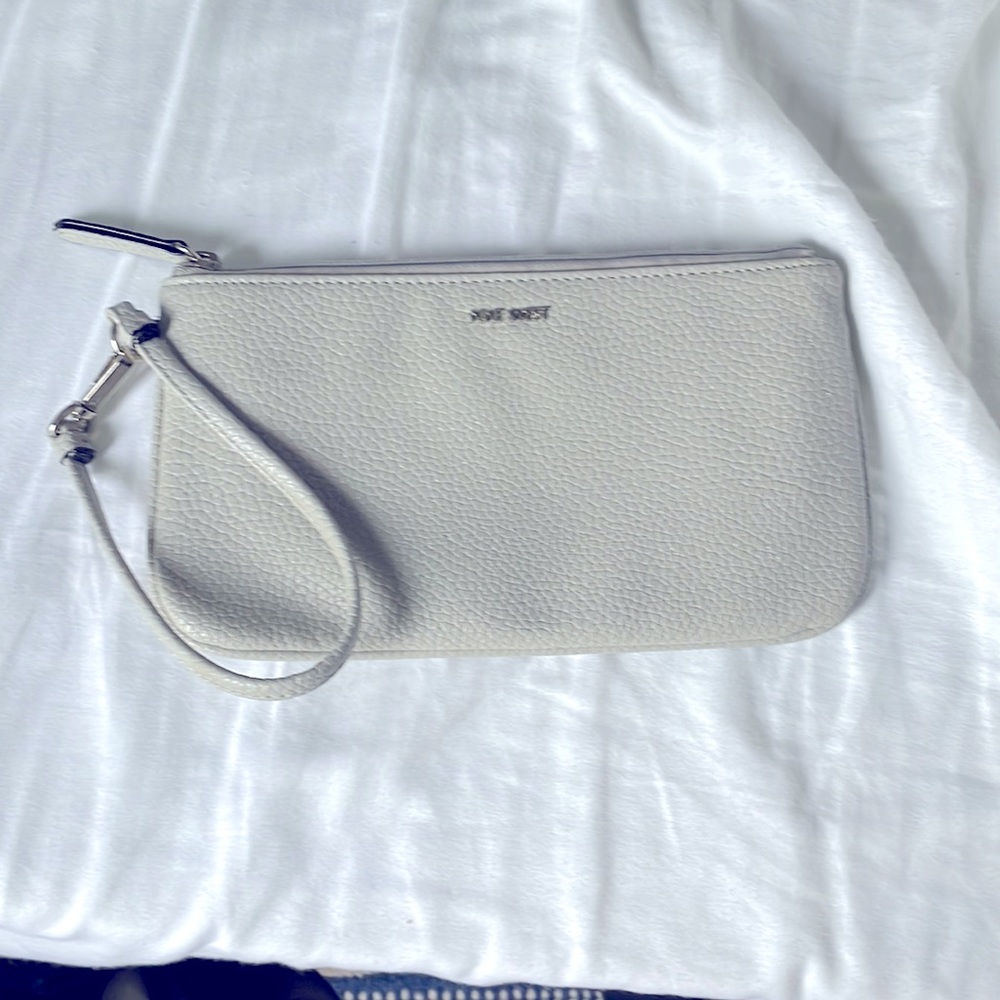 NWOT Nine West Silver Shimmer Wristlet Never Used